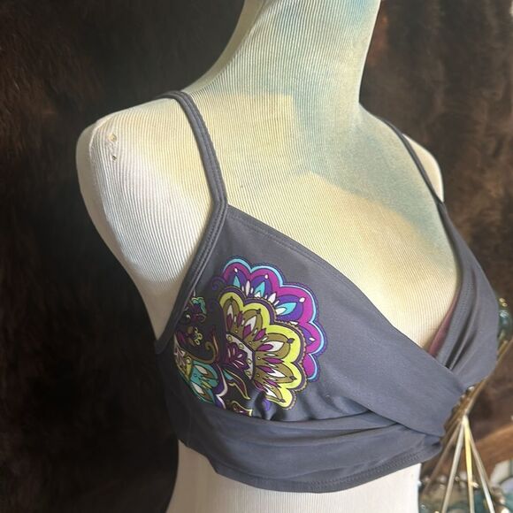 Athleta swim top 34DD (4150) - Picture 2 of 5